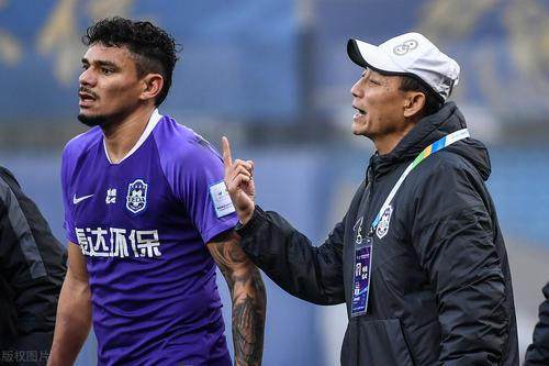 v体育官网-巴媒：苏亚雷斯收FIFA裁定 与津门虎解约成自由身